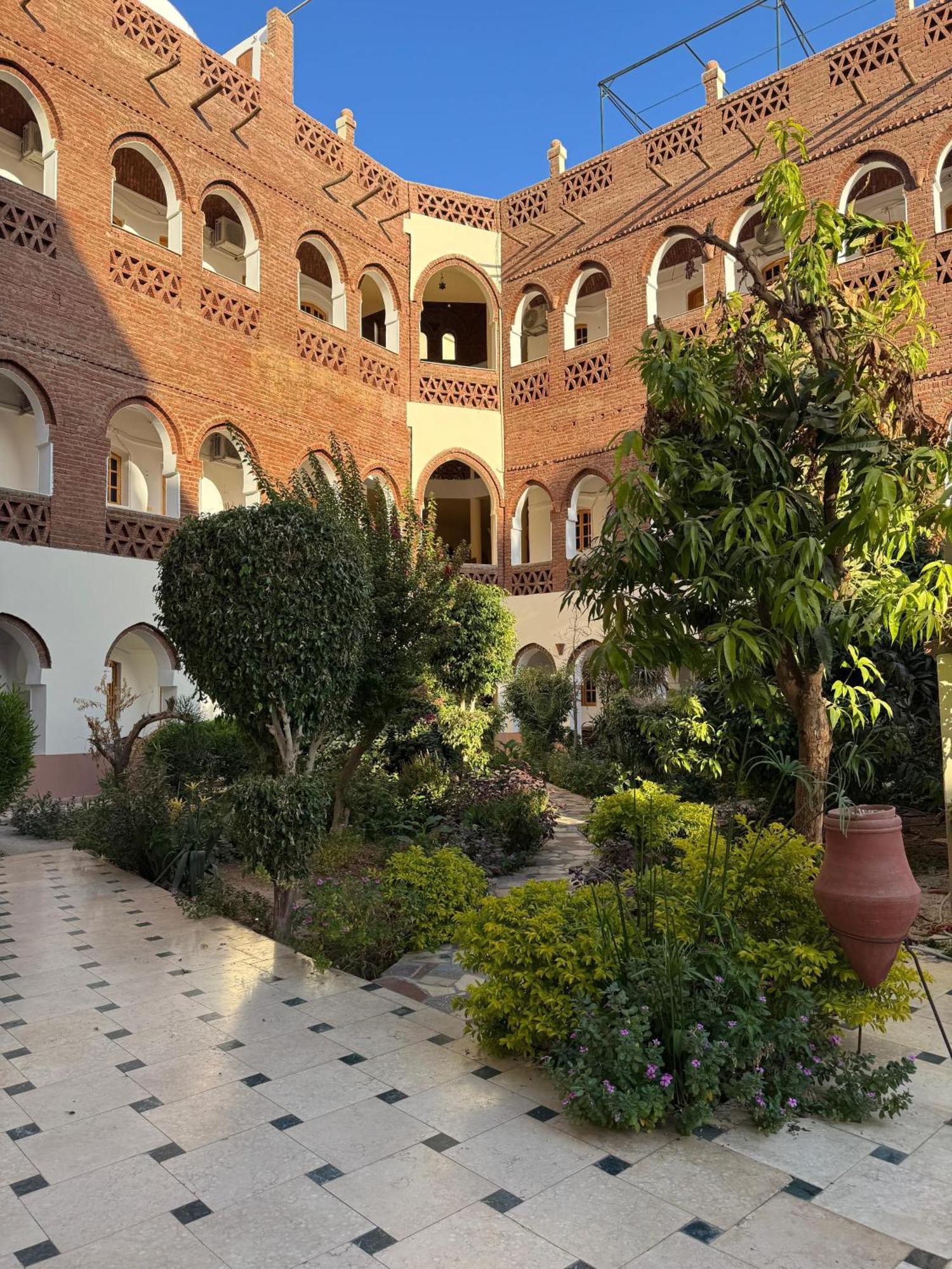 Hotel Sheherazade ลักซอร์ ภายนอก รูปภาพ